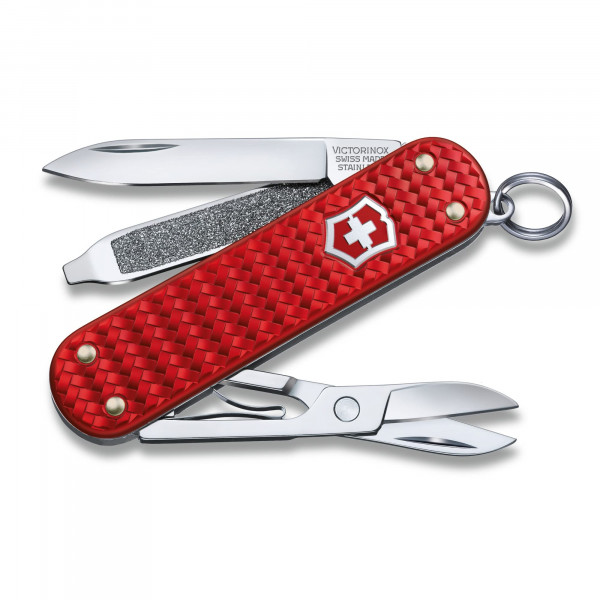 Navaja suiza Victorinox Classic SD Precious Alox, navaja de bolsillo compacta de 5 funciones fabricada en Suiza con hoja pequeña, destornillador y llavero - Rojo icónico