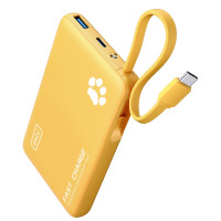 INIU Cargador portátil, banco de energía delgado de 10000 mAh con cable USB-C integrado, cargador de teléfono pequeño de carga rápida de 45 W, accesorios de viaje de crucero de vuelo esenciales para estudiantes universitarios, niños y niñas, amarillo