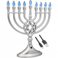 The Dreidel Company Tradicional LED Eléctrico Plata Mate Hanukkah Menorah Tamaño completo 13 pulgadas de alto Batería o alimentación por USB - Incluye un cable de carga micro USB