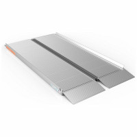 Maleta EZ-ACCESS Rampa portátil de 4 pies por 30 pulgadas con manijas ergonómicas, banda de rodadura extruida y placas de transición inferiores autoajustables