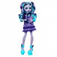 Monster High Fearbook Twyla - Juego de muñecas y accesorios con temática de Game Club, que incluye chaqueta universitaria, anuario, juego de mesa y galletas