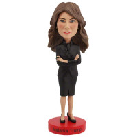 Royal Bobbles Melania Trump - Primera Dama de los Estados Unidos - Estatua coleccionable de Bobblehead