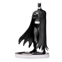DC Collectibles Batman: Blanco y Negro: Batman de Brian Bolland Segunda Edición Estatua