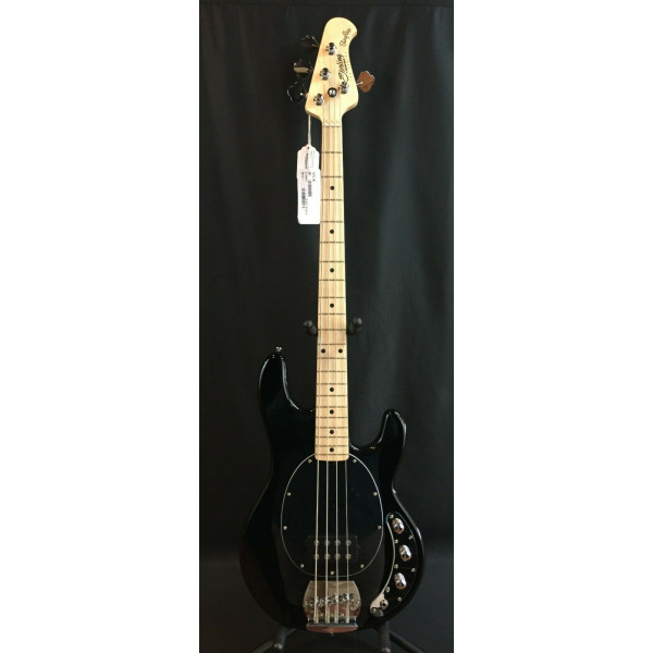 Sterling by Music Man StingRay RAY4 bajo de 4 cuerdas negro brillante